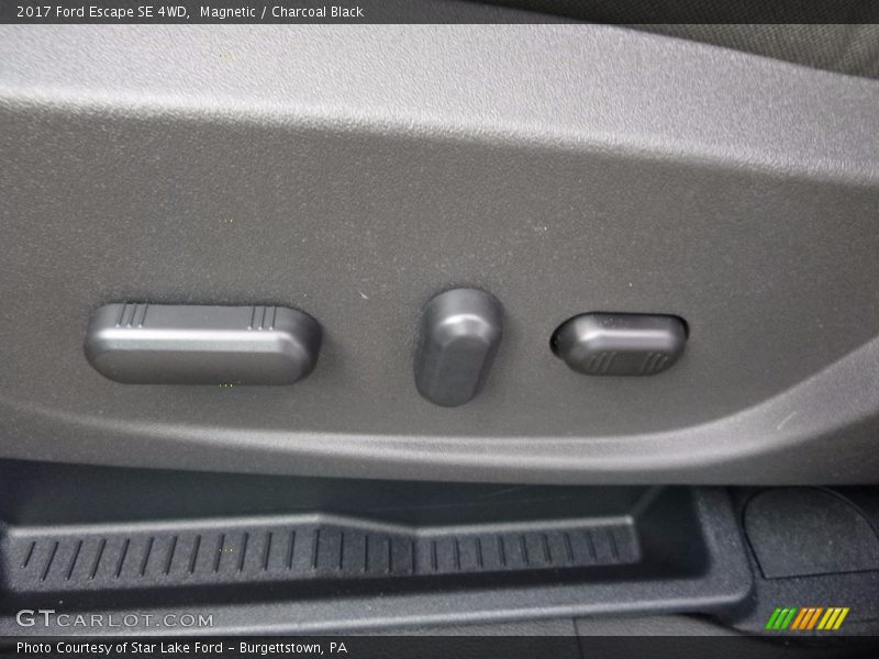 Magnetic / Charcoal Black 2017 Ford Escape SE 4WD