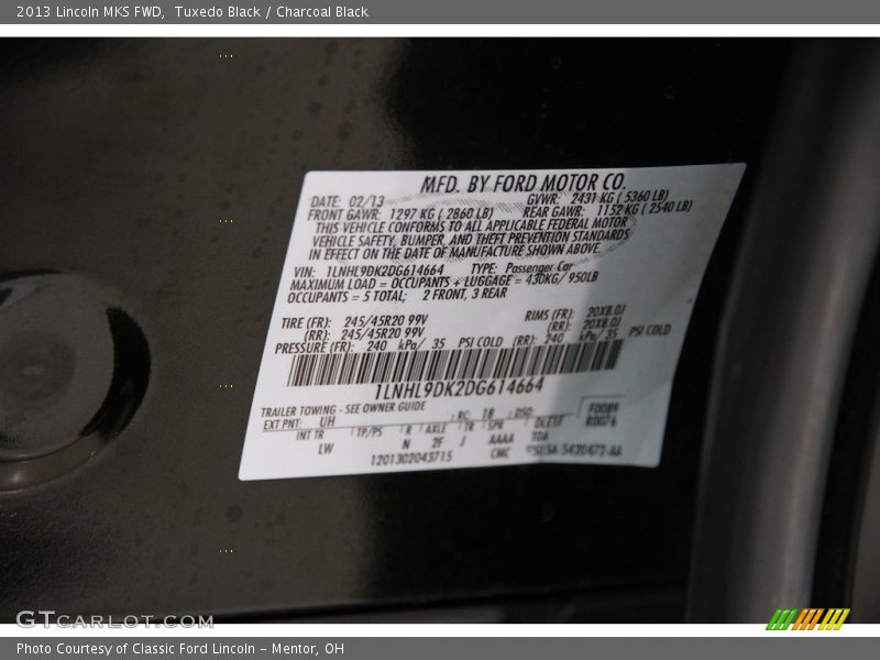 Tuxedo Black / Charcoal Black 2013 Lincoln MKS FWD