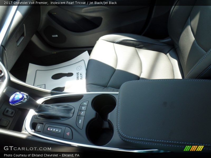 Iridescent Pearl Tricoat / Jet Black/Jet Black 2017 Chevrolet Volt Premier