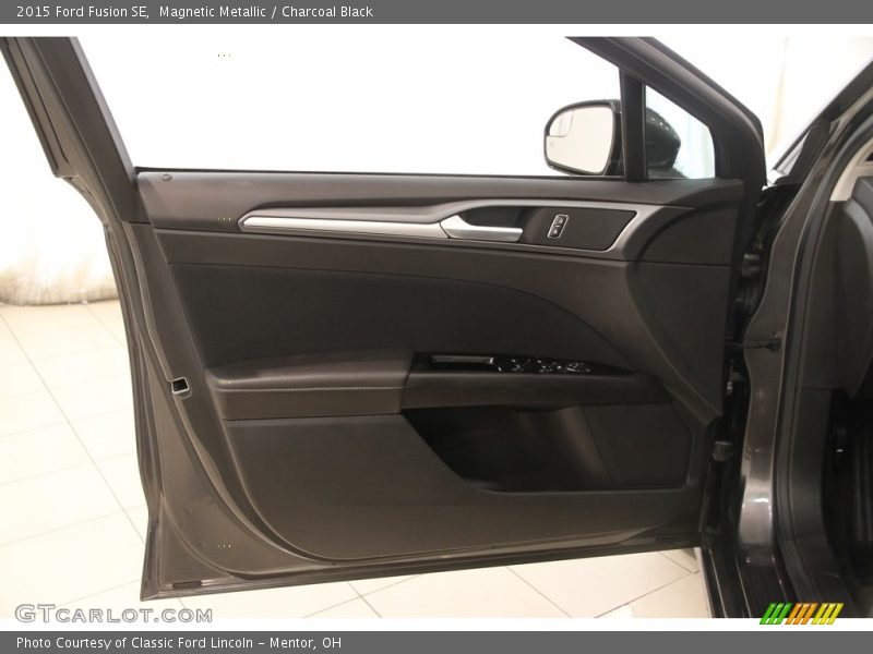 Magnetic Metallic / Charcoal Black 2015 Ford Fusion SE