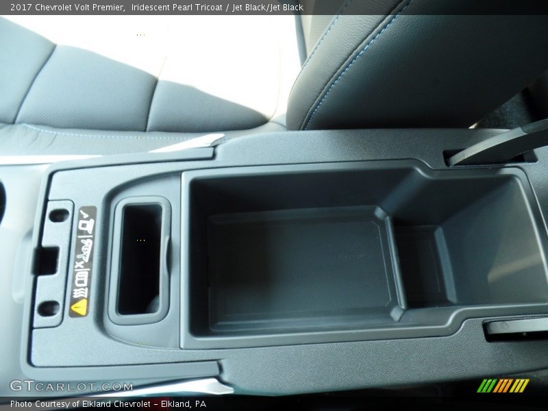 Iridescent Pearl Tricoat / Jet Black/Jet Black 2017 Chevrolet Volt Premier