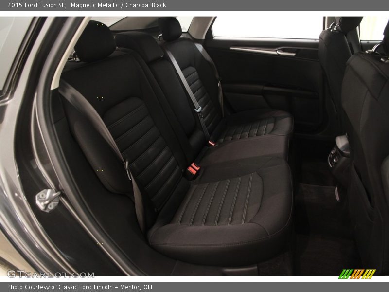 Magnetic Metallic / Charcoal Black 2015 Ford Fusion SE