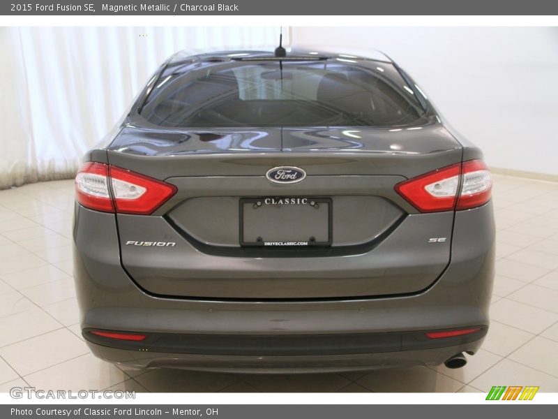 Magnetic Metallic / Charcoal Black 2015 Ford Fusion SE