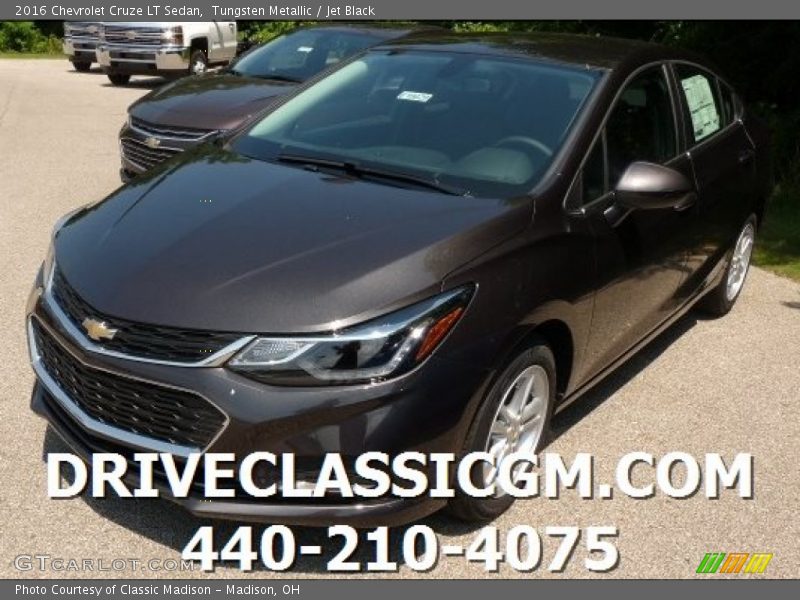 Tungsten Metallic / Jet Black 2016 Chevrolet Cruze LT Sedan