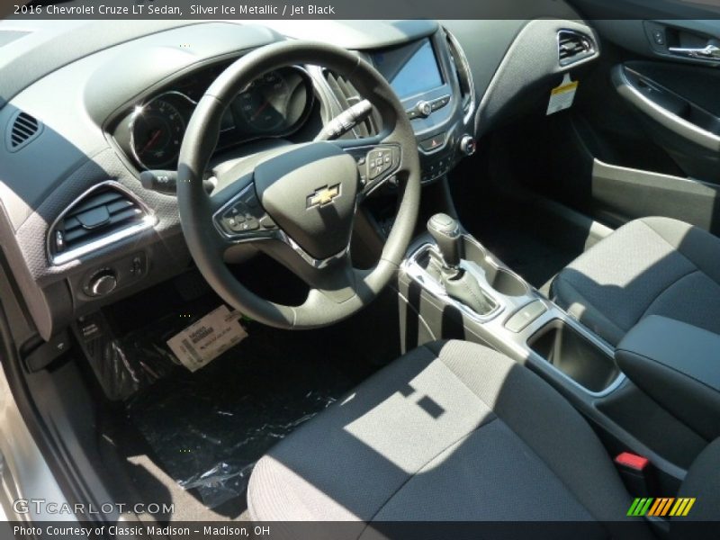 Silver Ice Metallic / Jet Black 2016 Chevrolet Cruze LT Sedan