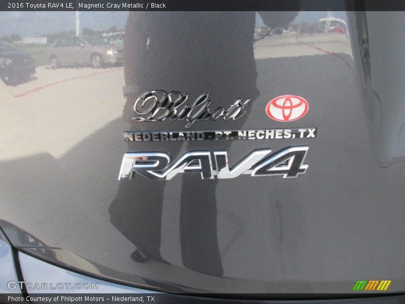 Magnetic Gray Metallic / Black 2016 Toyota RAV4 LE