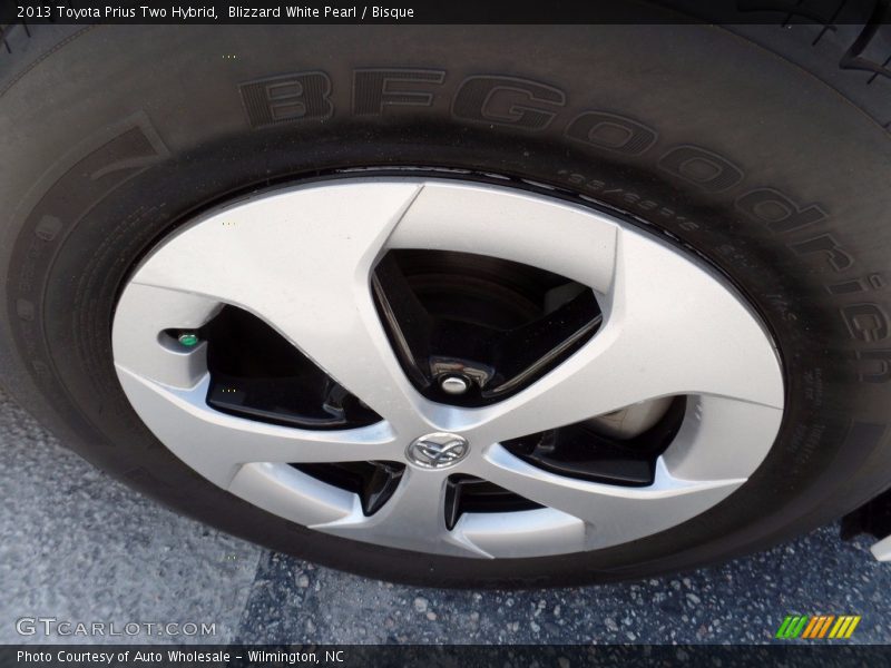 Blizzard White Pearl / Bisque 2013 Toyota Prius Two Hybrid