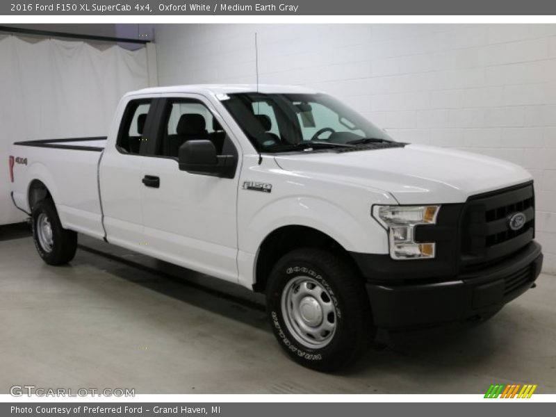 Oxford White / Medium Earth Gray 2016 Ford F150 XL SuperCab 4x4