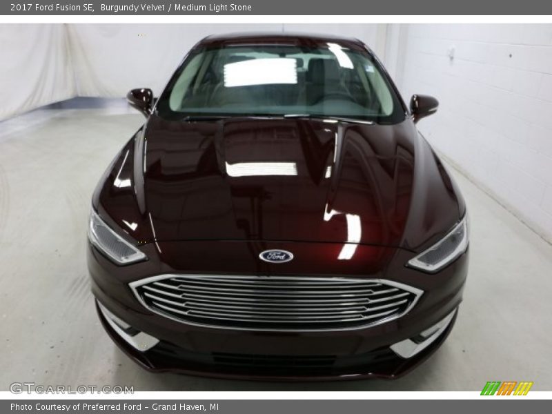 Burgundy Velvet / Medium Light Stone 2017 Ford Fusion SE