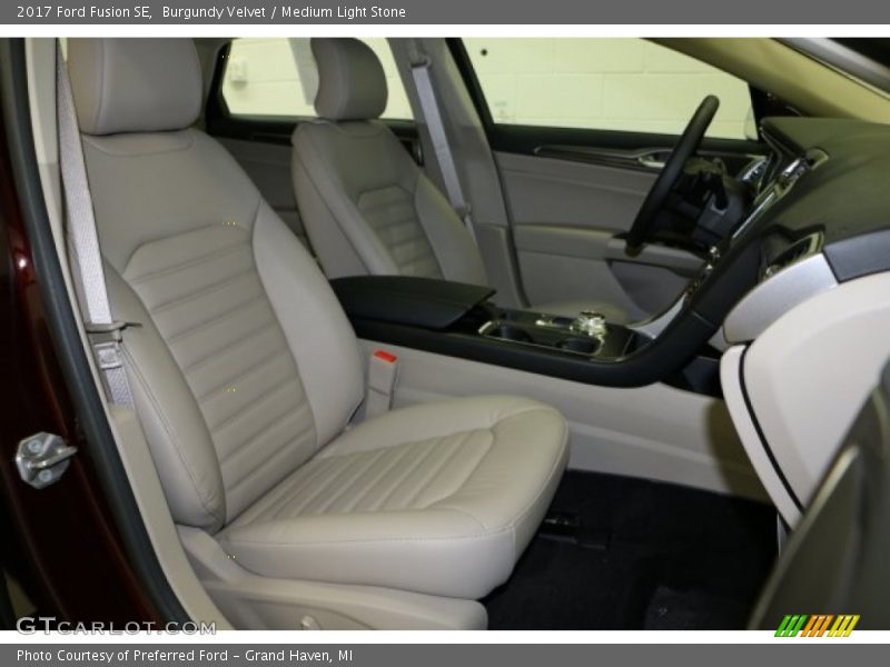 Burgundy Velvet / Medium Light Stone 2017 Ford Fusion SE