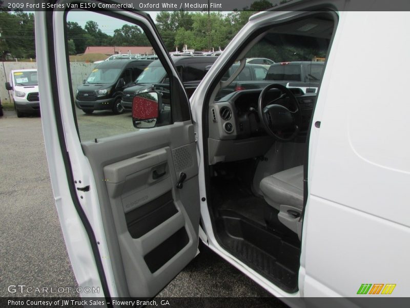 Oxford White / Medium Flint 2009 Ford E Series Van E150 Commercial
