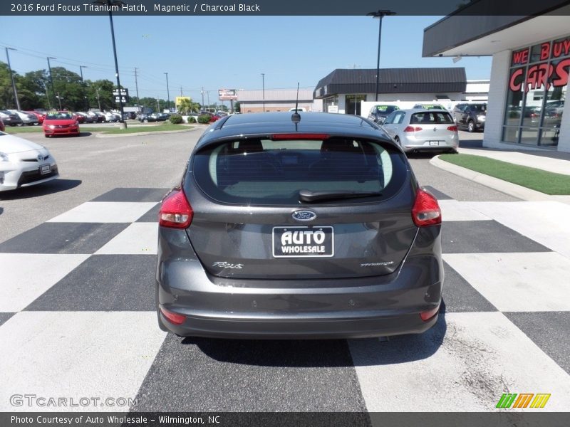 Magnetic / Charcoal Black 2016 Ford Focus Titanium Hatch