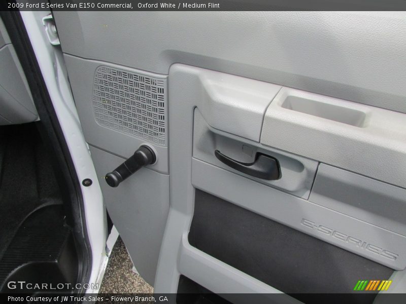 Oxford White / Medium Flint 2009 Ford E Series Van E150 Commercial