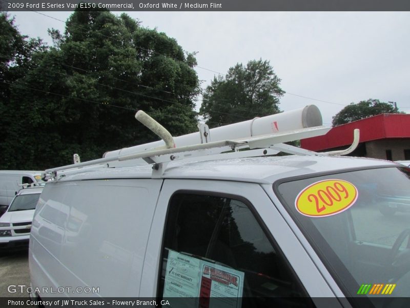 Oxford White / Medium Flint 2009 Ford E Series Van E150 Commercial