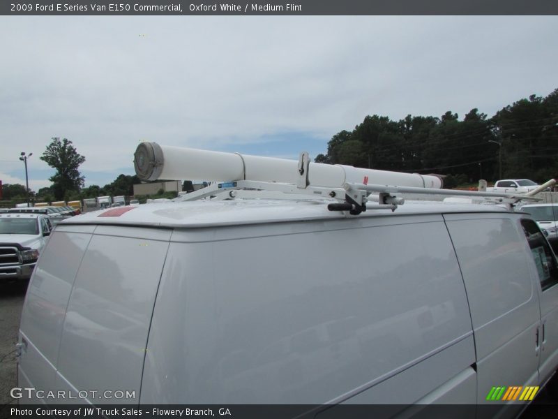 Oxford White / Medium Flint 2009 Ford E Series Van E150 Commercial