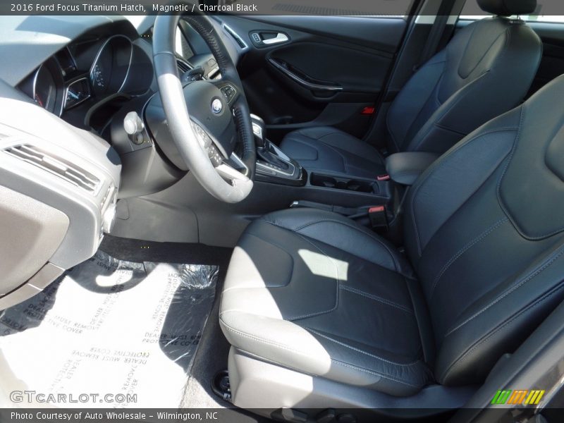 Magnetic / Charcoal Black 2016 Ford Focus Titanium Hatch