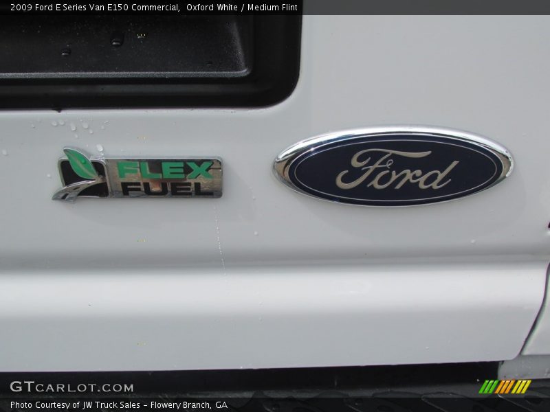 Oxford White / Medium Flint 2009 Ford E Series Van E150 Commercial