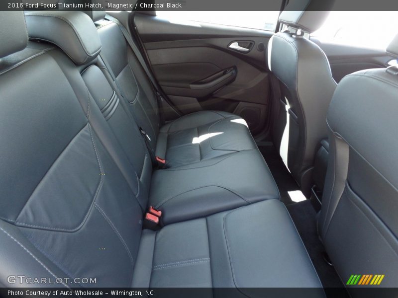 Magnetic / Charcoal Black 2016 Ford Focus Titanium Hatch