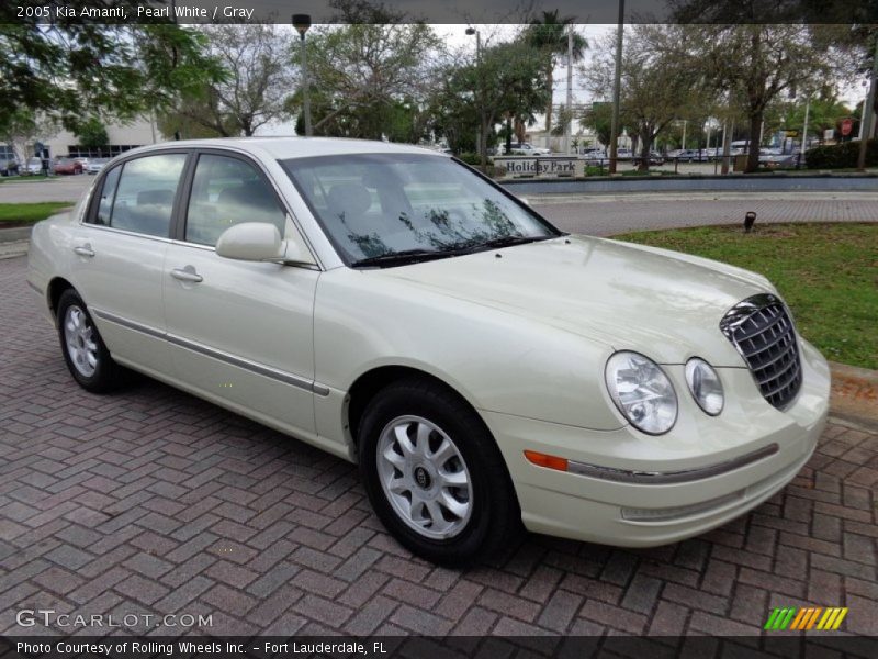 Pearl White / Gray 2005 Kia Amanti