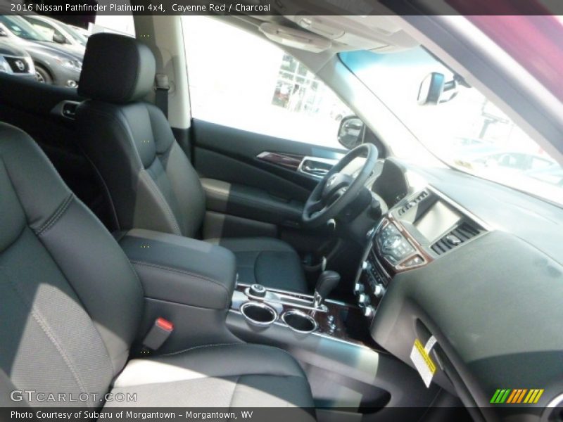 Cayenne Red / Charcoal 2016 Nissan Pathfinder Platinum 4x4