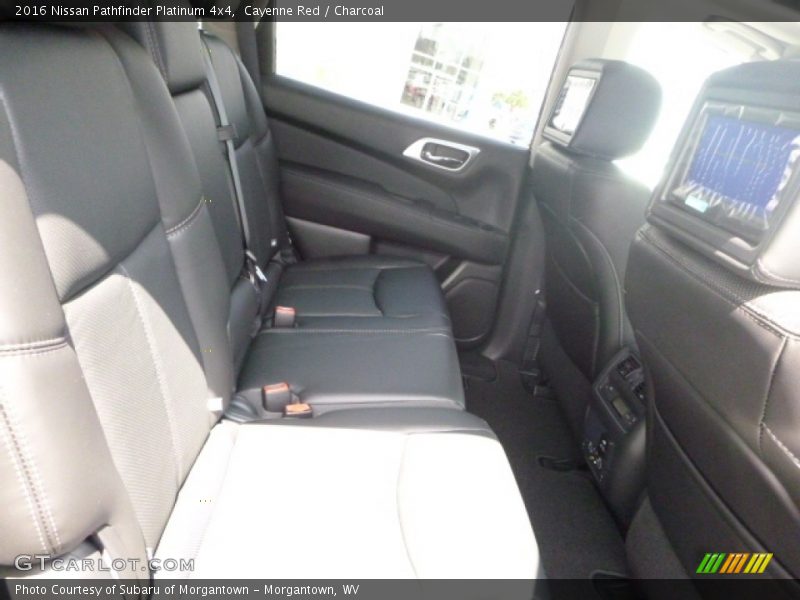 Cayenne Red / Charcoal 2016 Nissan Pathfinder Platinum 4x4