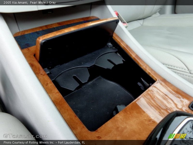 Pearl White / Gray 2005 Kia Amanti