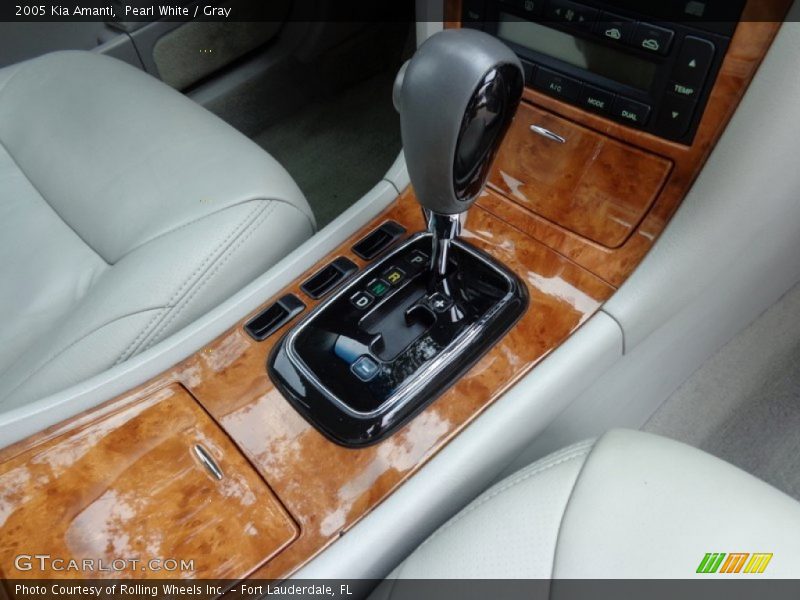 Pearl White / Gray 2005 Kia Amanti