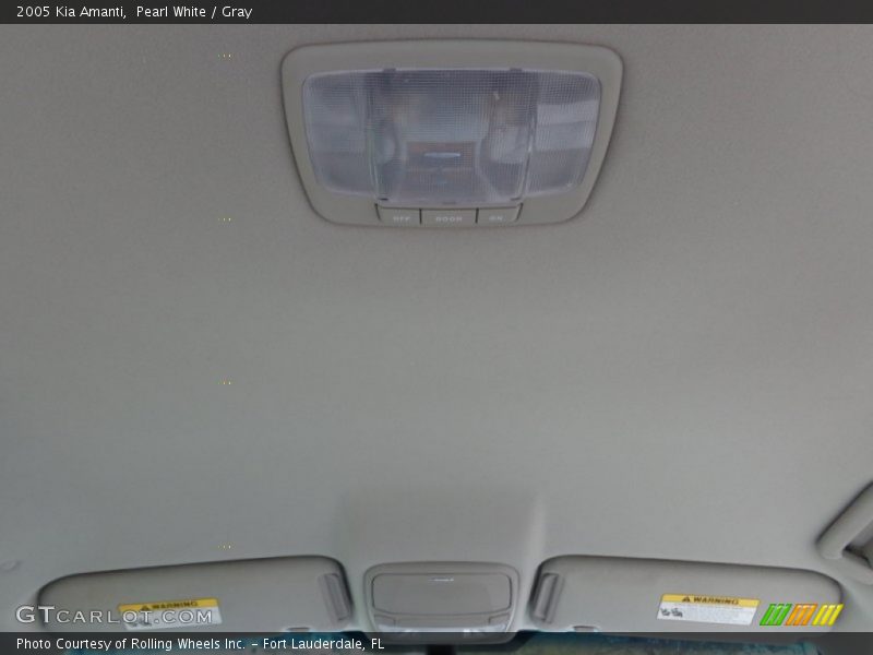 Pearl White / Gray 2005 Kia Amanti