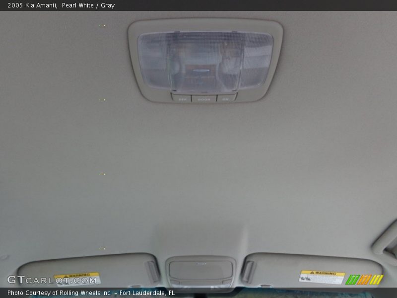 Pearl White / Gray 2005 Kia Amanti