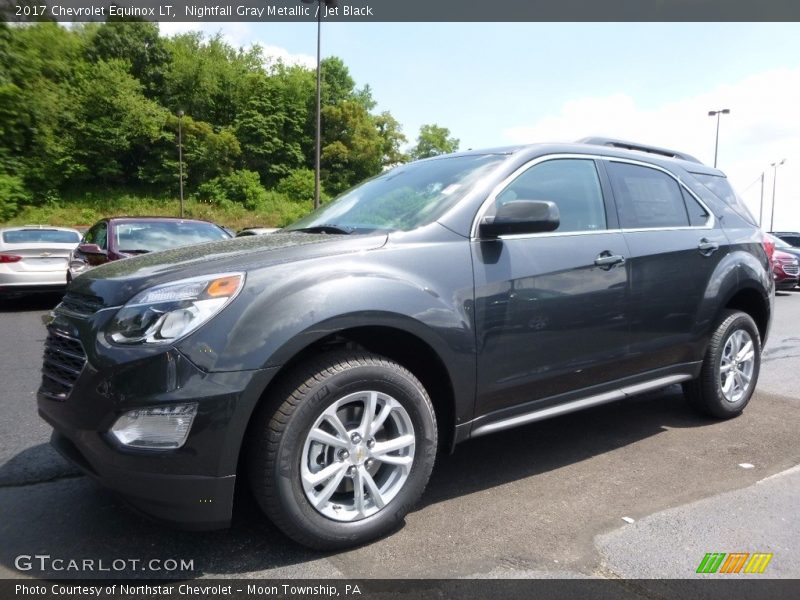 Front 3/4 View of 2017 Equinox LT