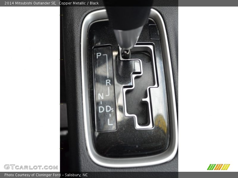 Copper Metallic / Black 2014 Mitsubishi Outlander SE