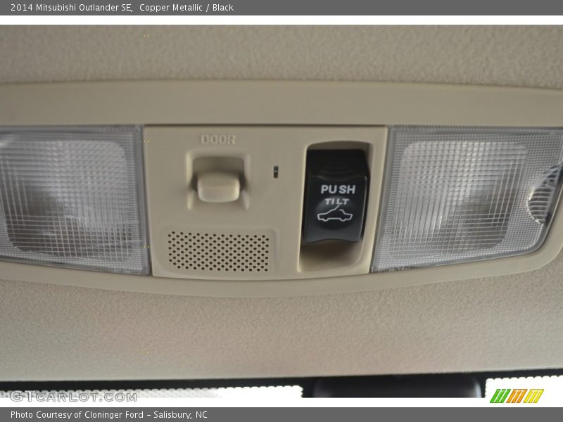 Copper Metallic / Black 2014 Mitsubishi Outlander SE