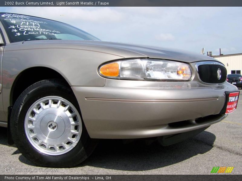 Light Sandrift Metallic / Taupe 2002 Buick Century Limited