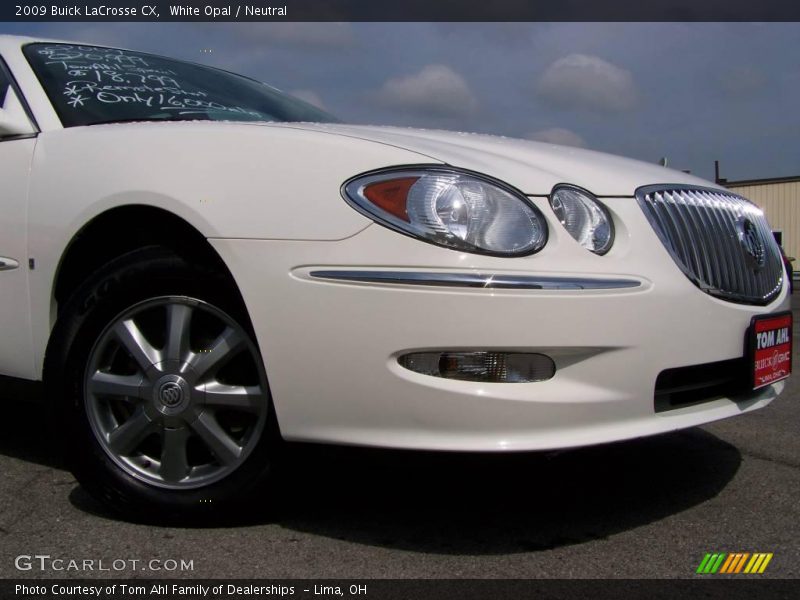 White Opal / Neutral 2009 Buick LaCrosse CX