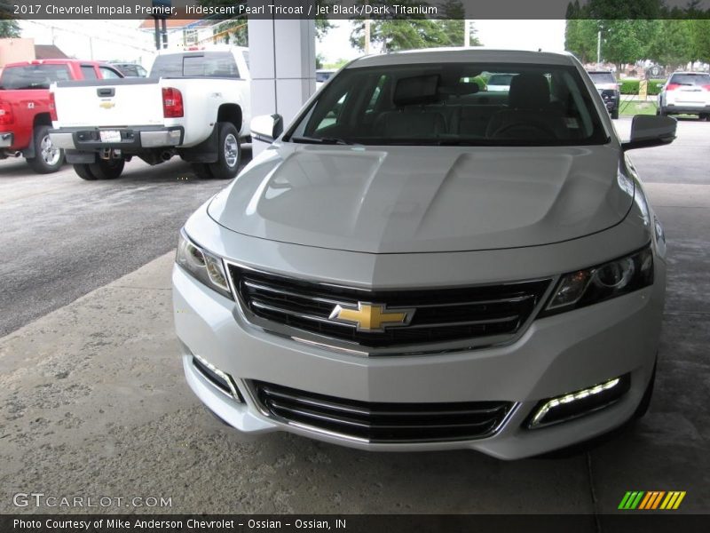 Iridescent Pearl Tricoat / Jet Black/Dark Titanium 2017 Chevrolet Impala Premier
