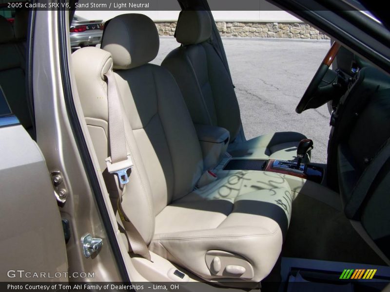 Sand Storm / Light Neutral 2005 Cadillac SRX V6