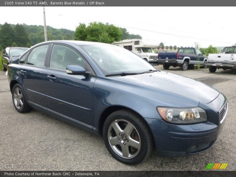 Front 3/4 View of 2005 S40 T5 AWD