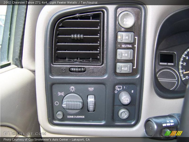 Light Pewter Metallic / Tan/Neutral 2002 Chevrolet Tahoe Z71 4x4