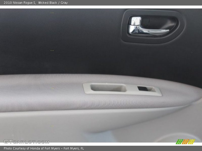 Wicked Black / Gray 2010 Nissan Rogue S