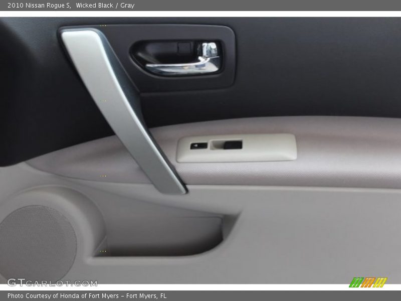 Wicked Black / Gray 2010 Nissan Rogue S
