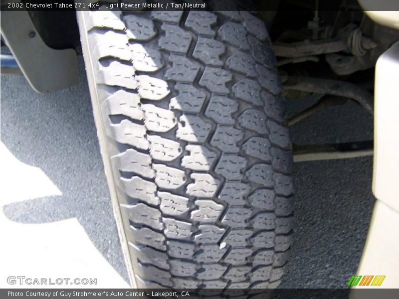 Light Pewter Metallic / Tan/Neutral 2002 Chevrolet Tahoe Z71 4x4