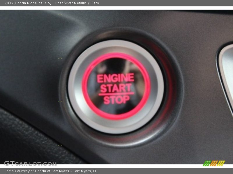 Lunar Silver Metallic / Black 2017 Honda Ridgeline RTS