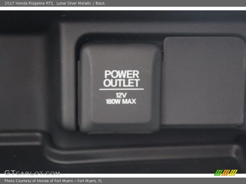 Lunar Silver Metallic / Black 2017 Honda Ridgeline RTS