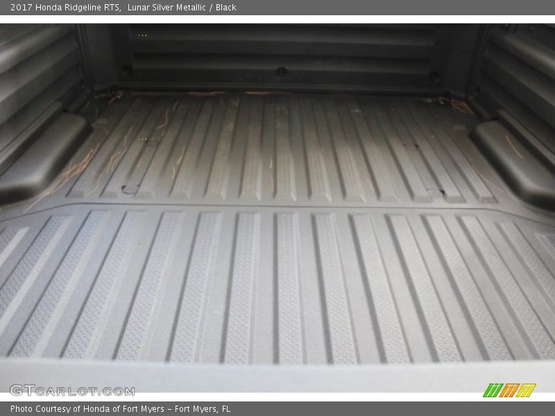 Lunar Silver Metallic / Black 2017 Honda Ridgeline RTS