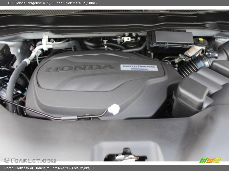 Lunar Silver Metallic / Black 2017 Honda Ridgeline RTS