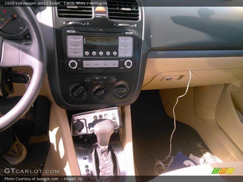 Candy White / Anthracite 2009 Volkswagen Jetta S Sedan