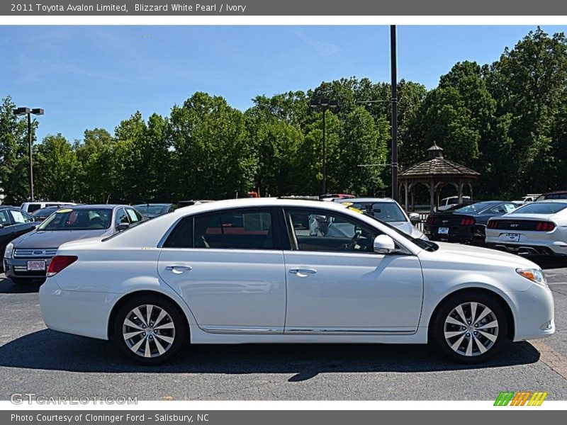 Blizzard White Pearl / Ivory 2011 Toyota Avalon Limited