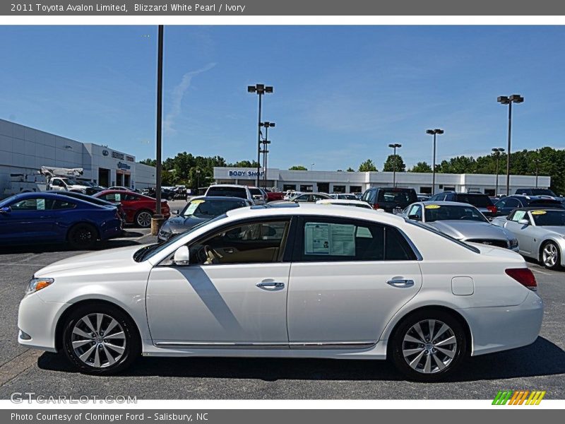 Blizzard White Pearl / Ivory 2011 Toyota Avalon Limited