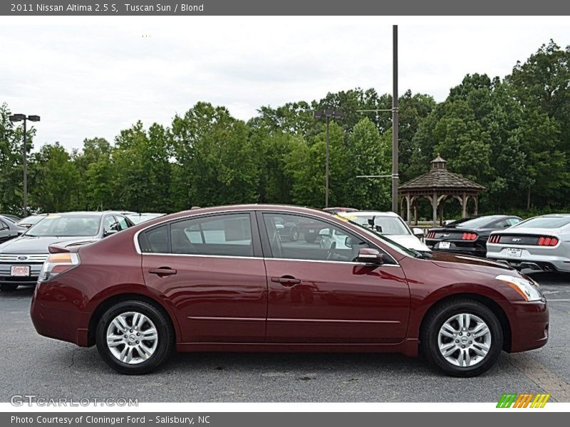 Tuscan Sun / Blond 2011 Nissan Altima 2.5 S