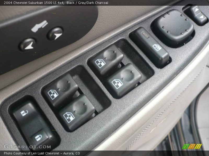 Black / Gray/Dark Charcoal 2004 Chevrolet Suburban 1500 LS 4x4